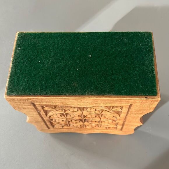 Vintage Carved Wood Napkin Holder - Picture 4 of 5